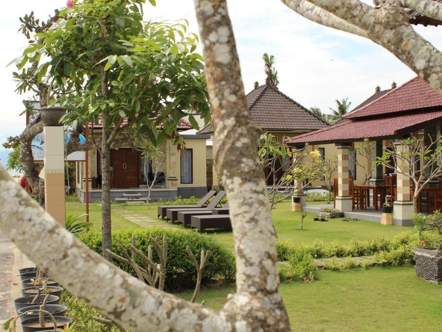 Yogi Beach Bungalow & The Blue Yogi Beach Restaurant Nusa Lembongan Exterior foto